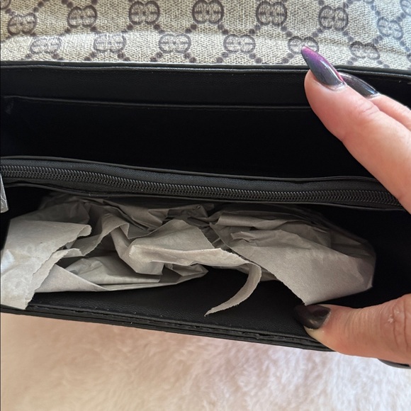 BRAND NEW BEE PURSE - Picture 4 of 5